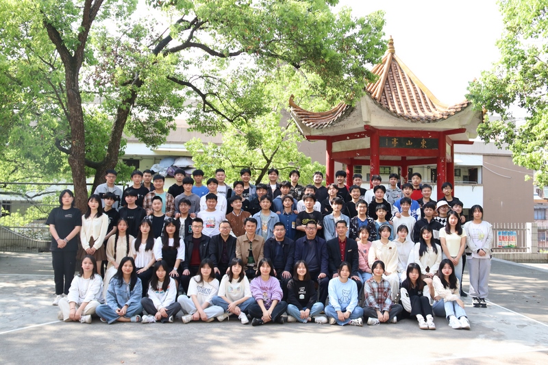 邵陽市華龍中學高122班畢業合影